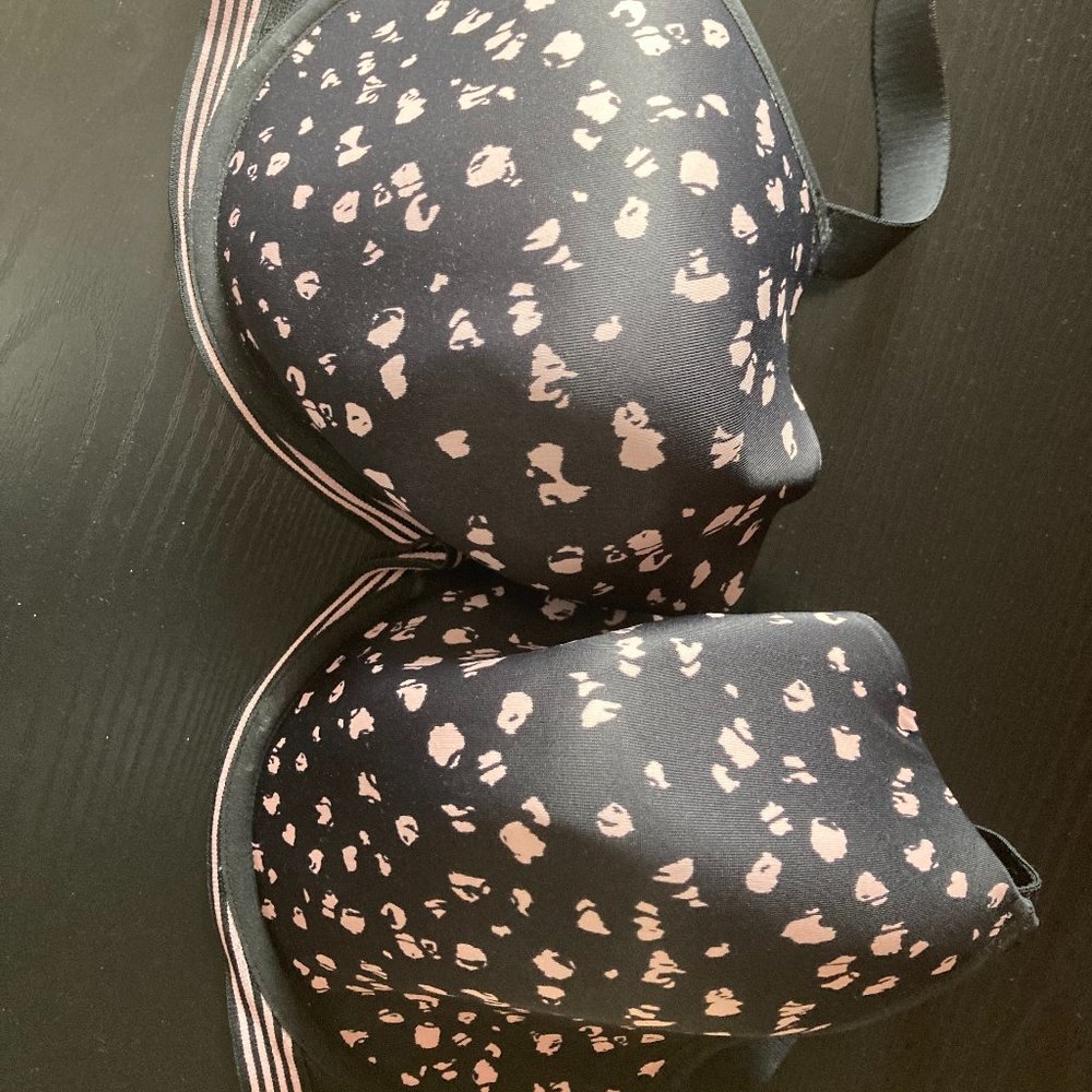 FREYA moulded bra in black and pink(coral) size 32HH